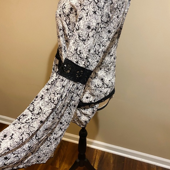 Vintage Havana Floral Boho Bell Sleeve Blouse - Picture 4 of 8